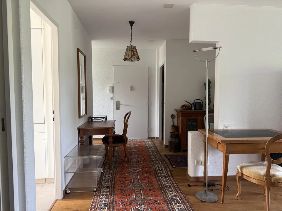 Langzeitmiete eines Zimmers in einer schönen Wohnung mit toller Aussicht