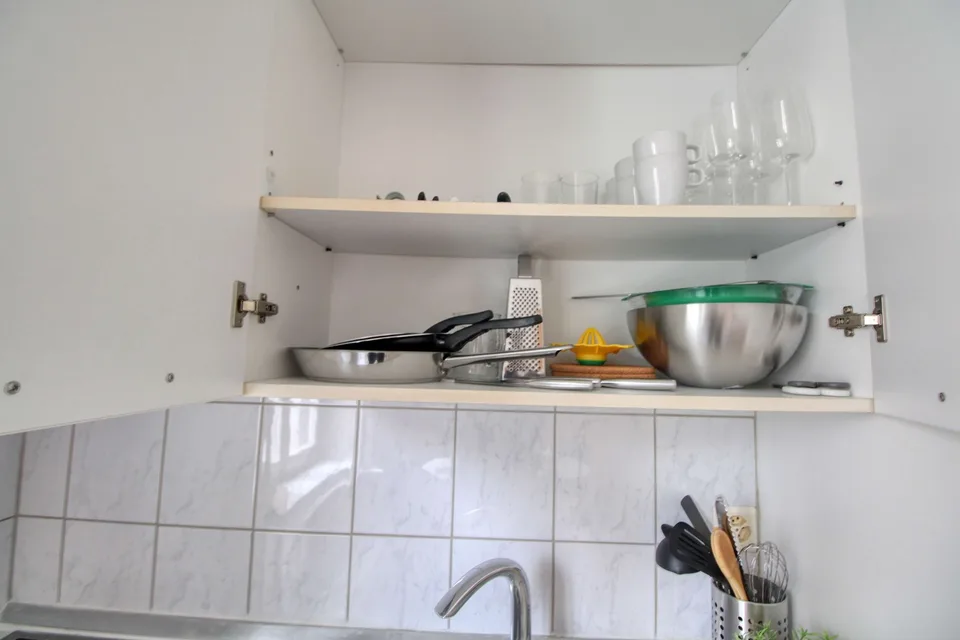 Möbliertes Zimmer in modernisierter Wohnung an top Lage