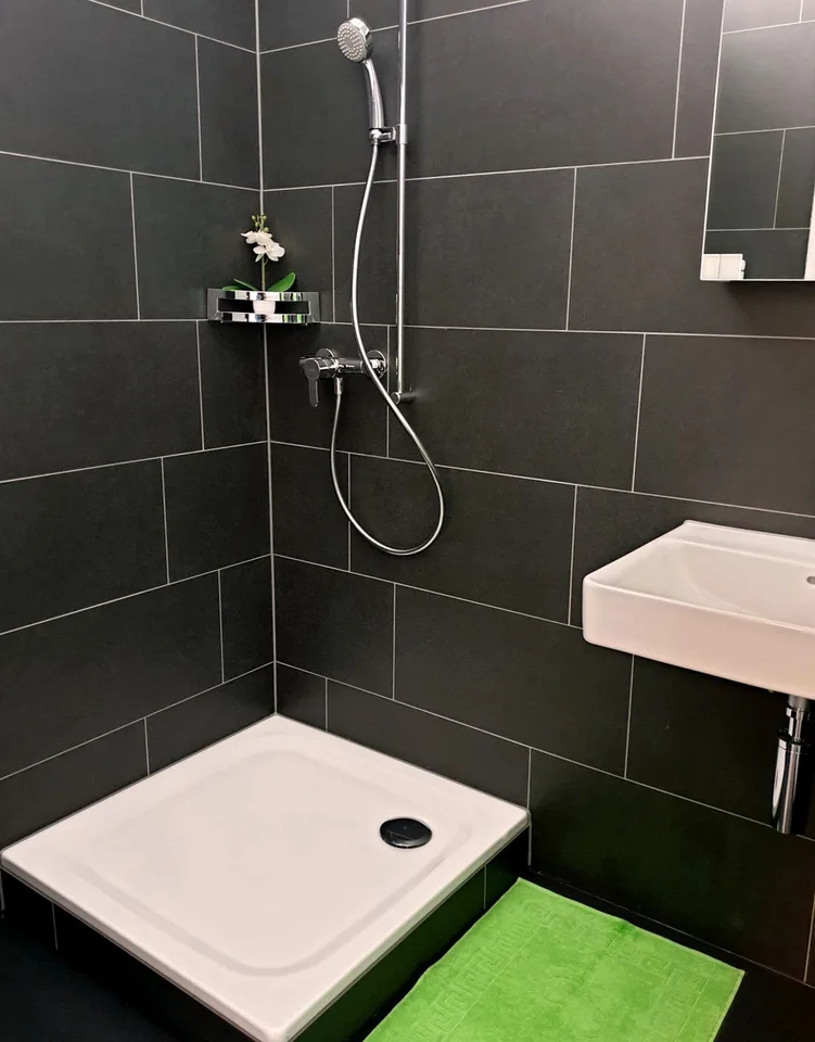 Modern möbliertes Zimmer in Wohlen