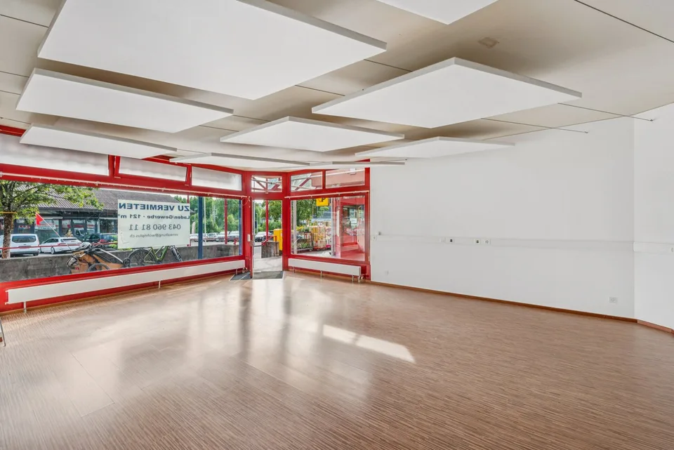 Gewerbe/Ladenfläche mit Schaufenster an bester Lage in Bremgarten