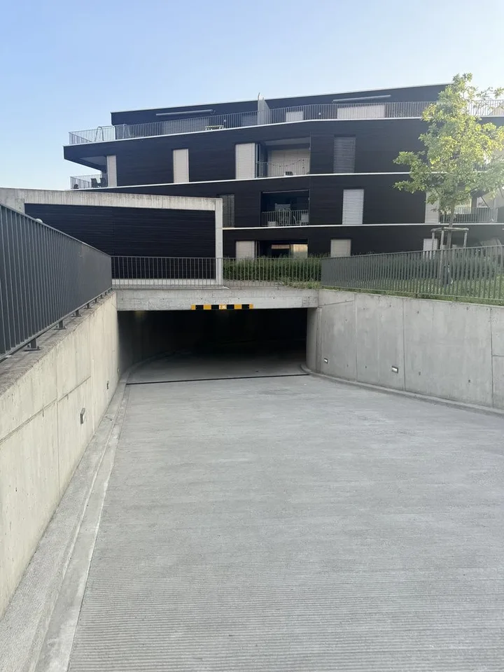 Motorradplatz zu vermieten
