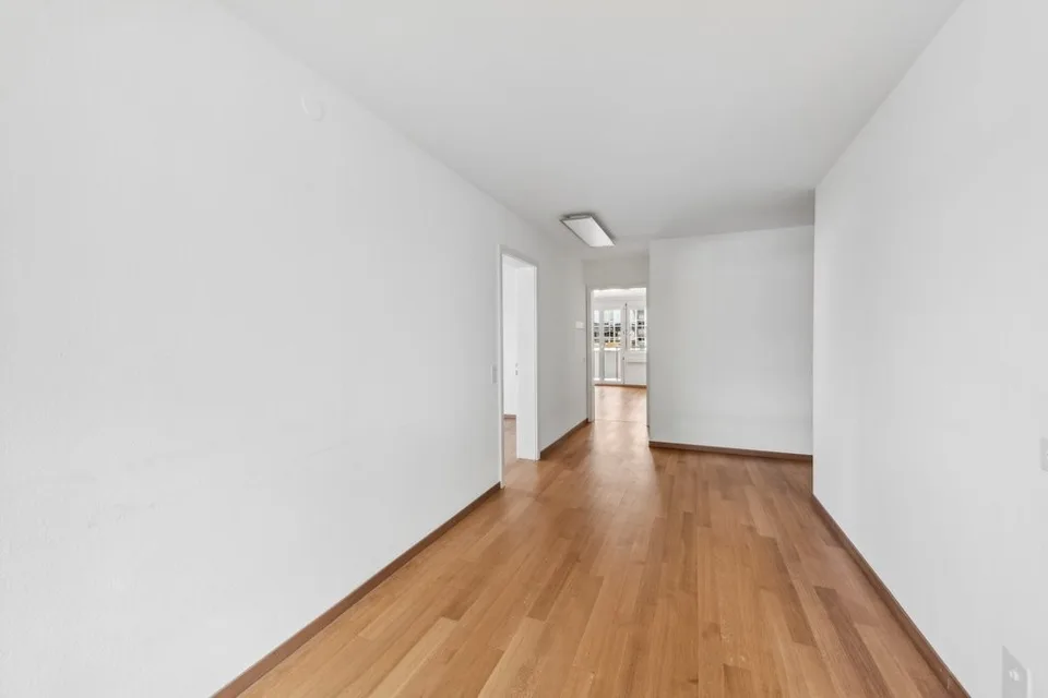 Zentrales Büro mit Balkon