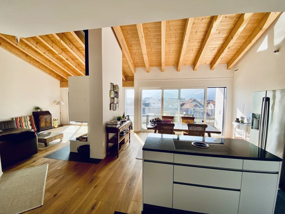 Exklusive 4.5 Zimmer-Attika-Wohnung mit Aussicht und Cheminée