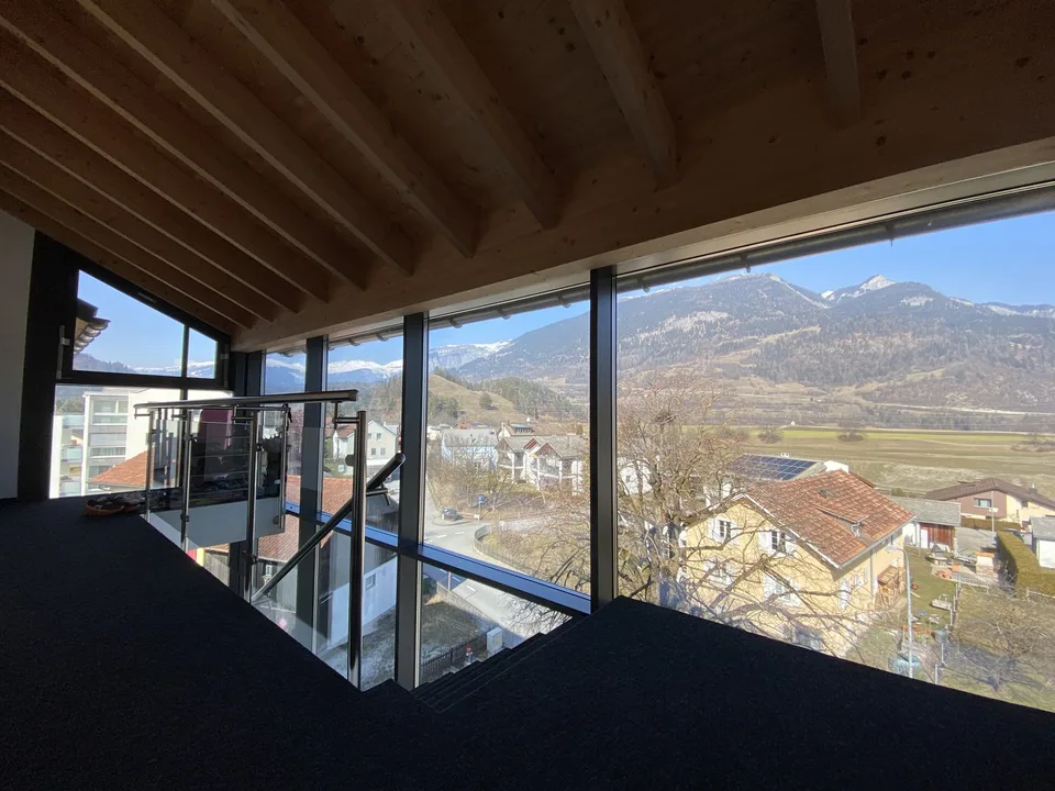 Exklusive 4.5 Zimmer-Attika-Wohnung mit Aussicht und Cheminée