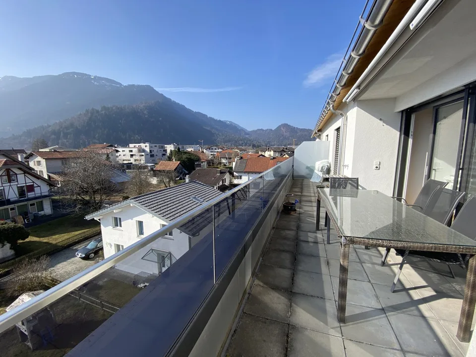 Exklusive 4.5 Zimmer-Attika-Wohnung mit Aussicht und Cheminée