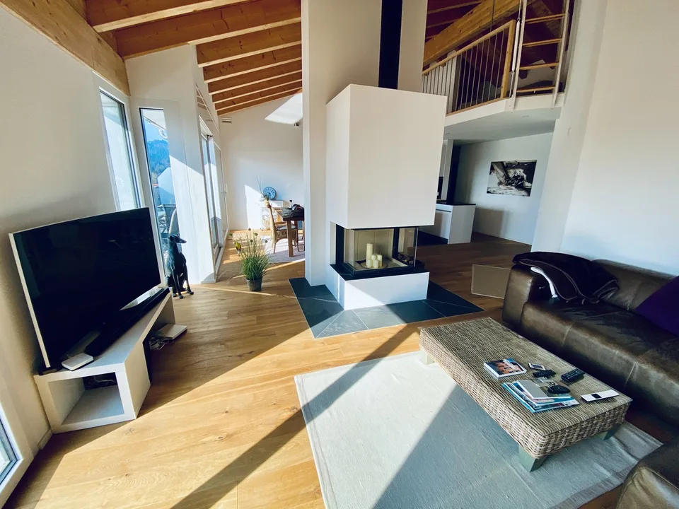 Exklusive 4.5 Zimmer-Attika-Wohnung mit Aussicht und Cheminée