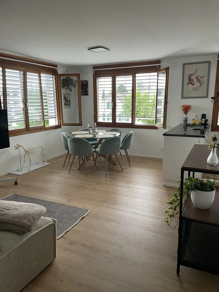 Schöne 2.5 Zimmer Wohnung