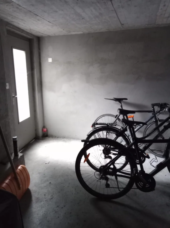 Helles WG-Zimmer in 2-Stöckiger Wohnung in ruhiger Lage zu vermieten