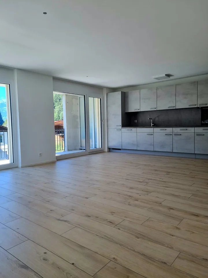 helle 3.5 Zimmerwohnung in Seewis Pardisla