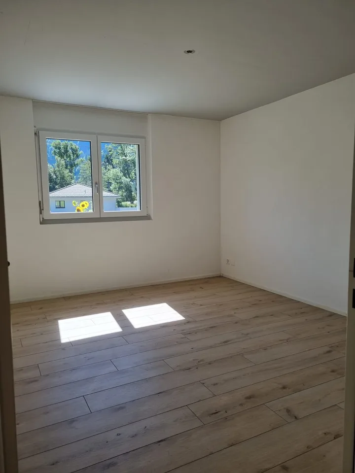helle 3.5 Zimmerwohnung in Seewis Pardisla