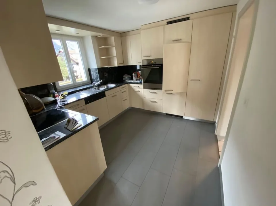 Charaktervolle 4.5-Zi-Wohnung mit Balkon in Domat/Ems