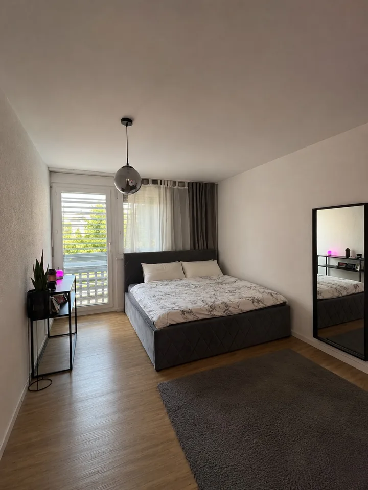 Möblierte 3.5 Maisonette-Wohnung zur Untermiete für 2 Monate in super Lage.