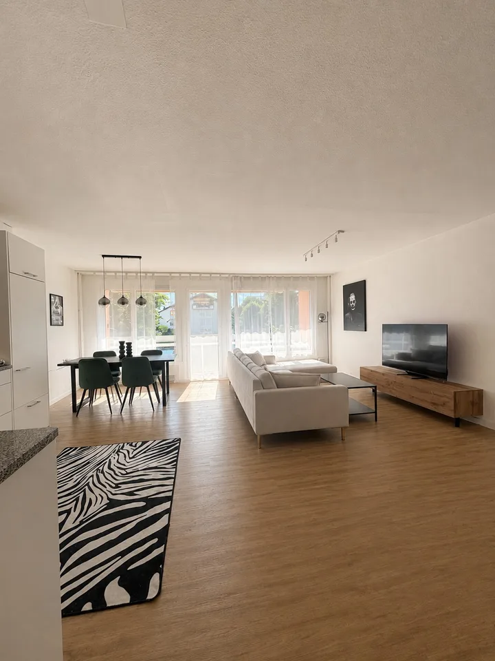 Möblierte 3.5 Maisonette-Wohnung zur Untermiete für 2 Monate in super Lage.