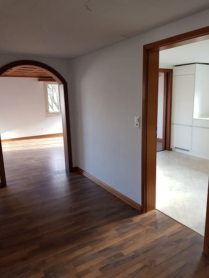 4.5 Zimmer-Hausteil inkl. Garage und grossem Garten zu vermieten