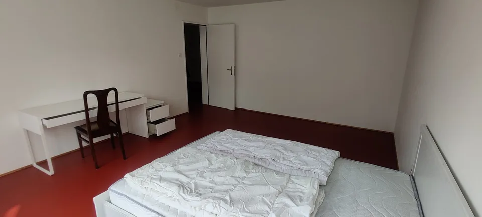 WG-Zimmer bei Manor mit Montalinblick