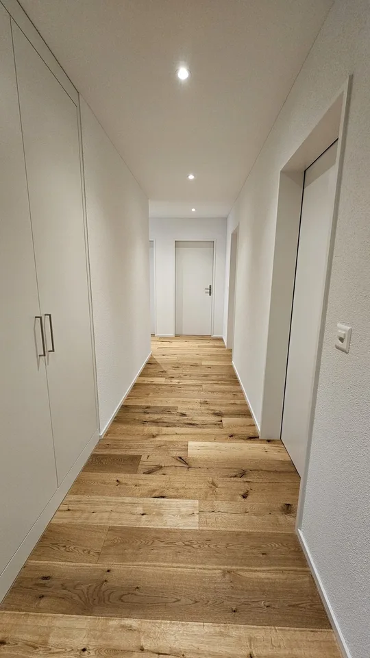 Moderne Wohnung mit Balkon
