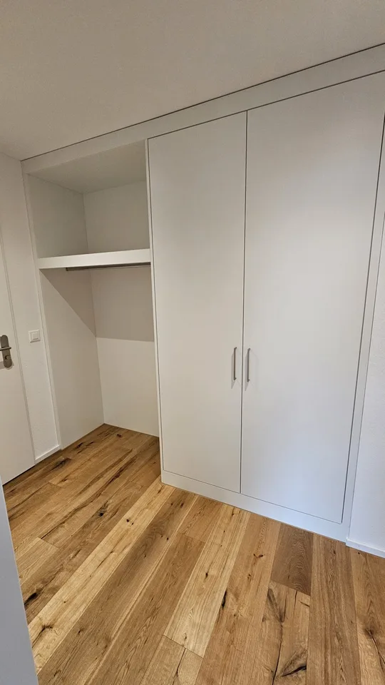 Moderne Wohnung mit Balkon