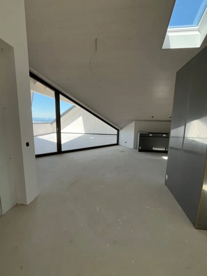 Exklusive 3.5-Zimmer-Dachwohnung mit 35 m² Terrasse zum Wohlfühlen