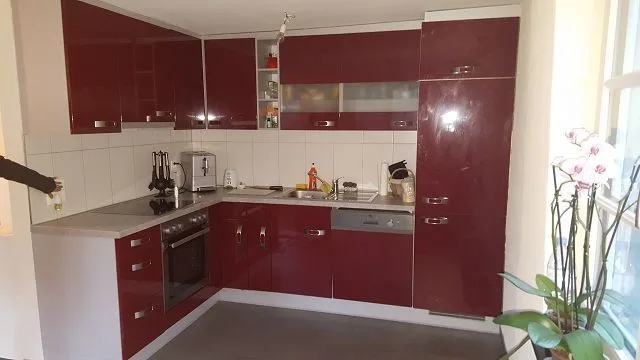 4 ½-Maisonette-Dachwohnung mit Gartensitzplatz in Mollis zu vermieten