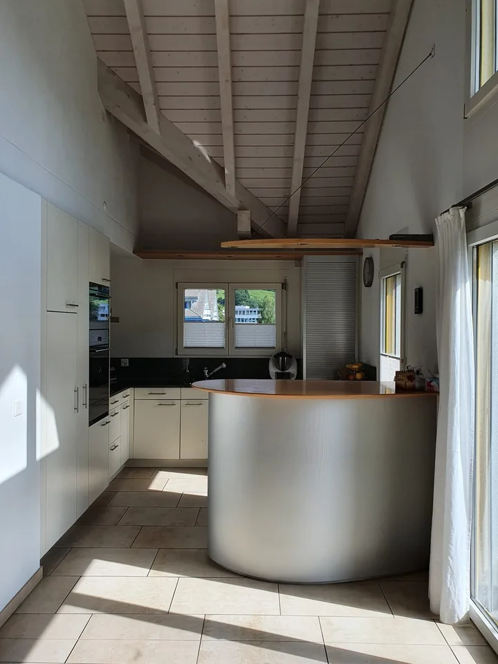 2 Zimmer 12.2.m2 (Fr. 1090.- inkl NK.) und 16.5.m2 (Fr. 1190.- inkl. NK)