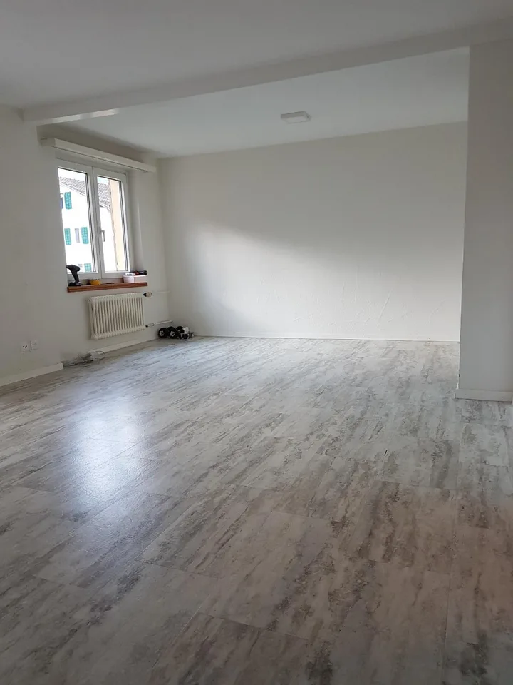 Attraktive 3,5 Zimmer-Whg mit grossem Balkon in Netstal zu vermieten