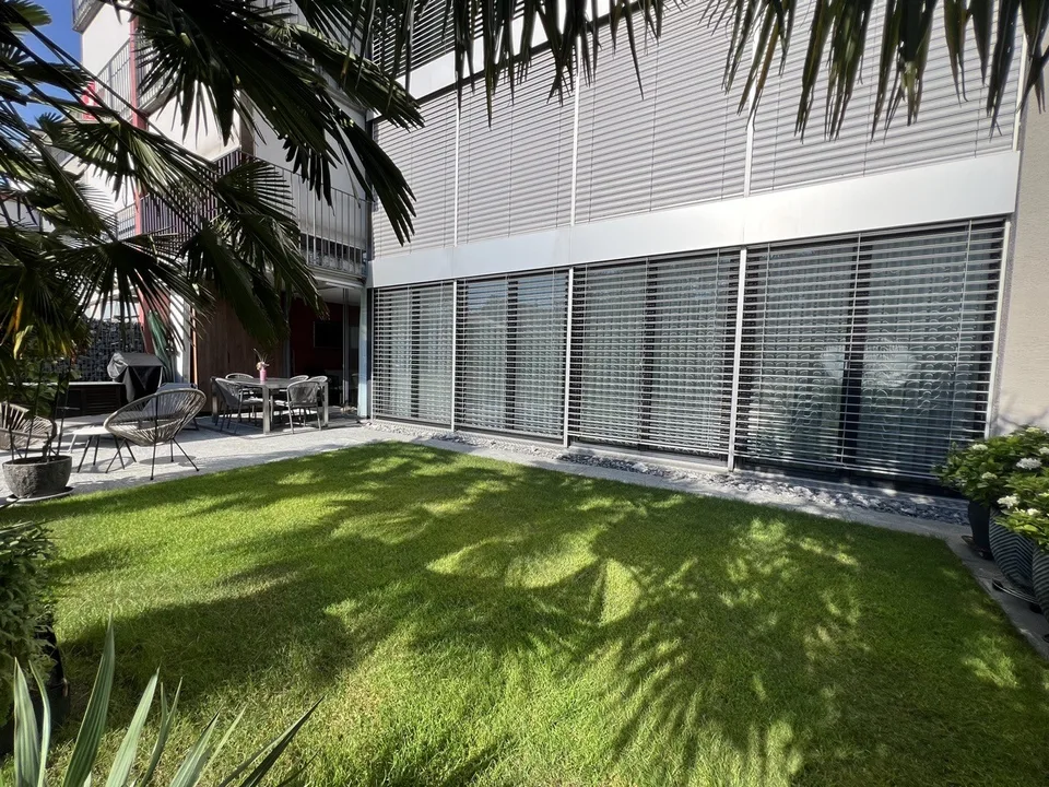 Moderne 5.5 Zimmer Erdgeschosswohnung