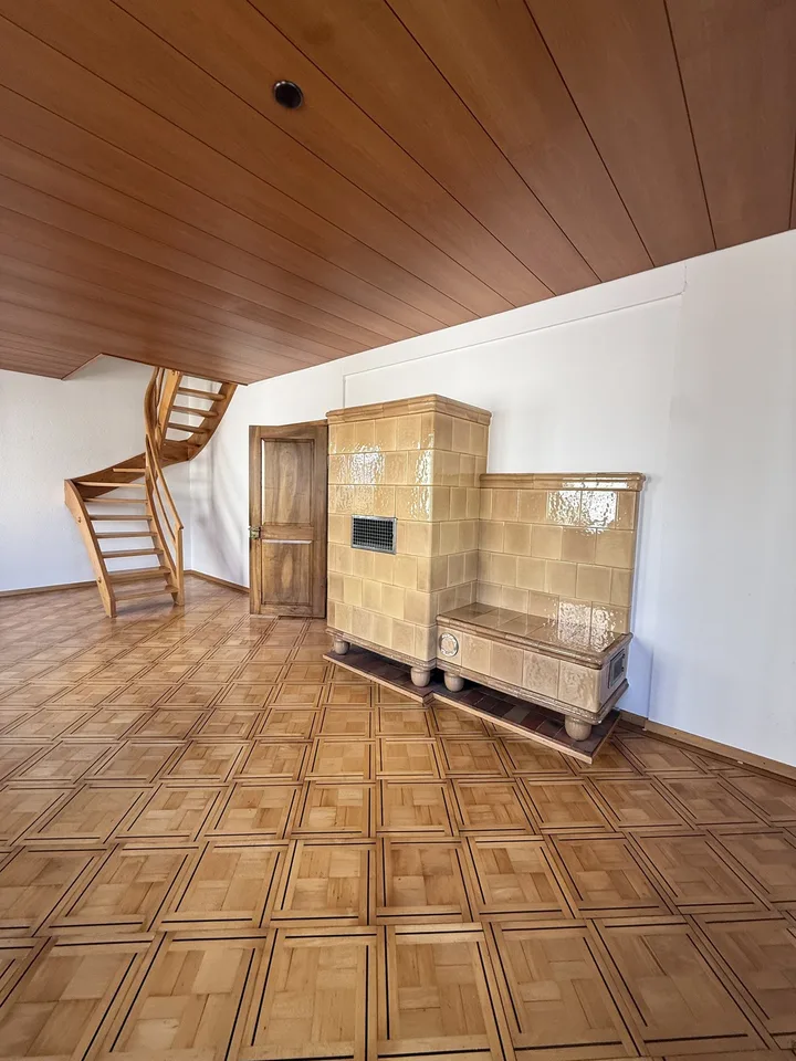 Schöne, geräumige 41/2 Zimmer Maisonettewohnung in ruhiger, kinderfreundlicher Umgebung