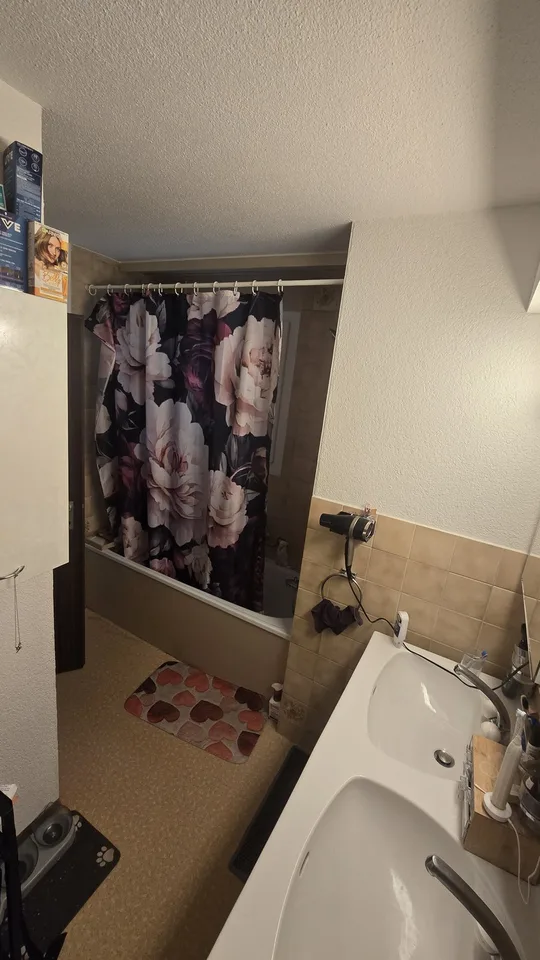 Grosse 4 1/2 Zimmer Wohnung