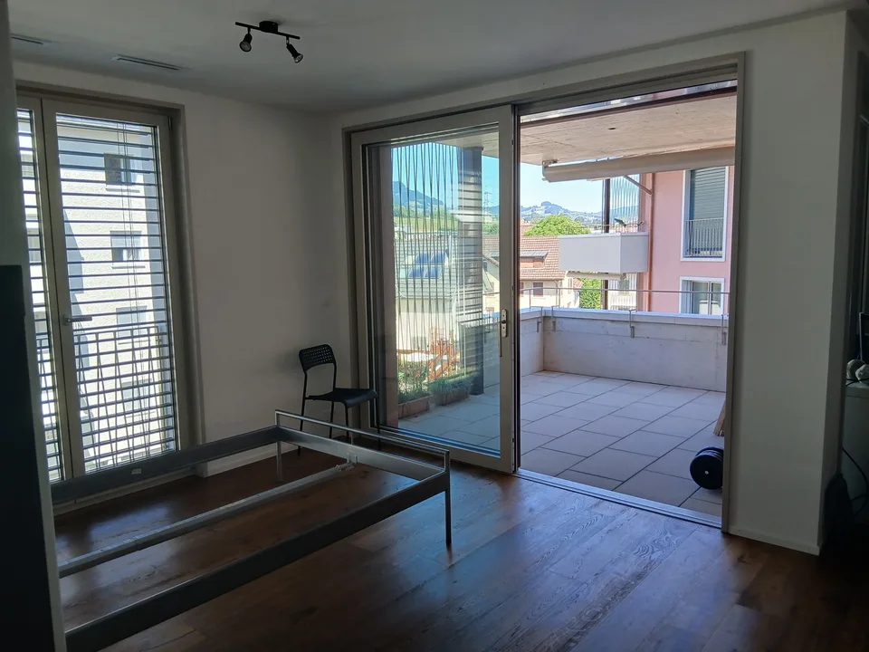 Helle Neubauwohnung mit grossem Balkon