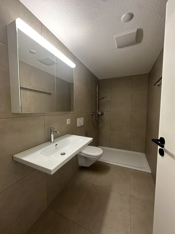 1.5 Zi.-Studio möbliert bis 2 Pers. Grosser Balkon verglast