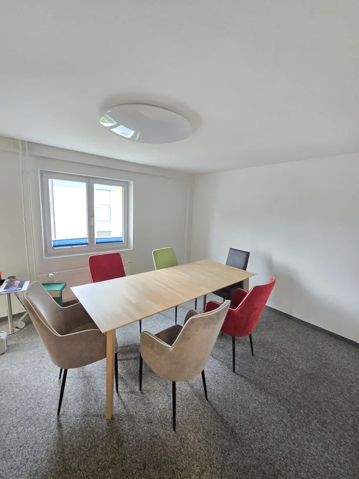Büro grosszügig und preiswert