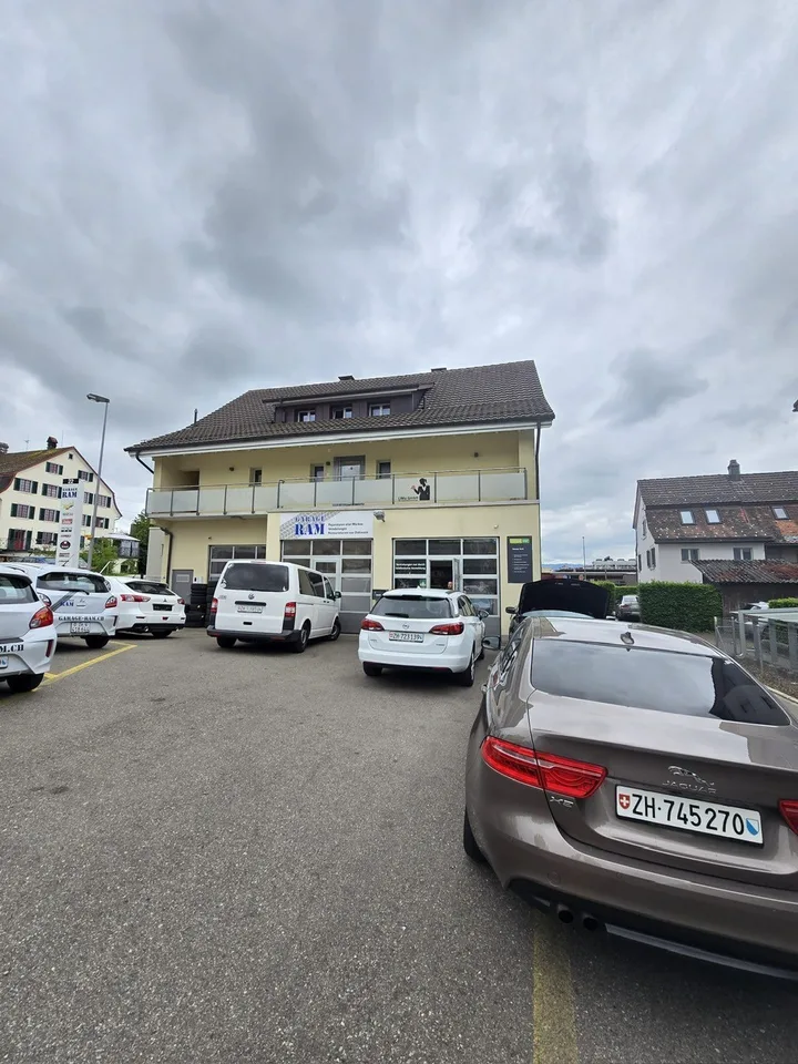 Büro grosszügig und preiswert