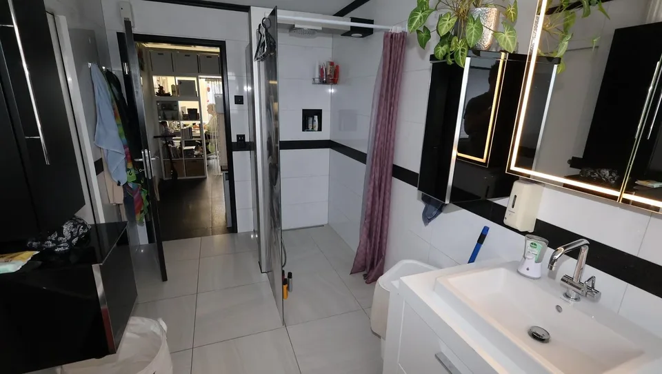 2 WG Zimmer Frei 1300 CHF - 1800 CHF all.inklusive je nach Belegung