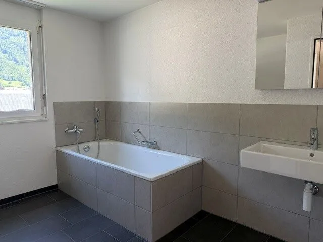 4.5 Zimmer-Attikawohnung zu vermieten - im Herzen von Näfels – photo 6 of 10
