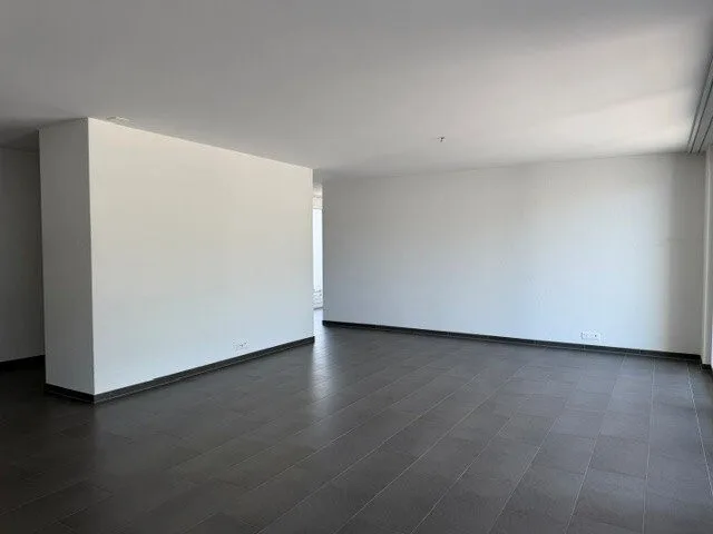 4.5 Zimmer-Attikawohnung zu vermieten - im Herzen von Näfels