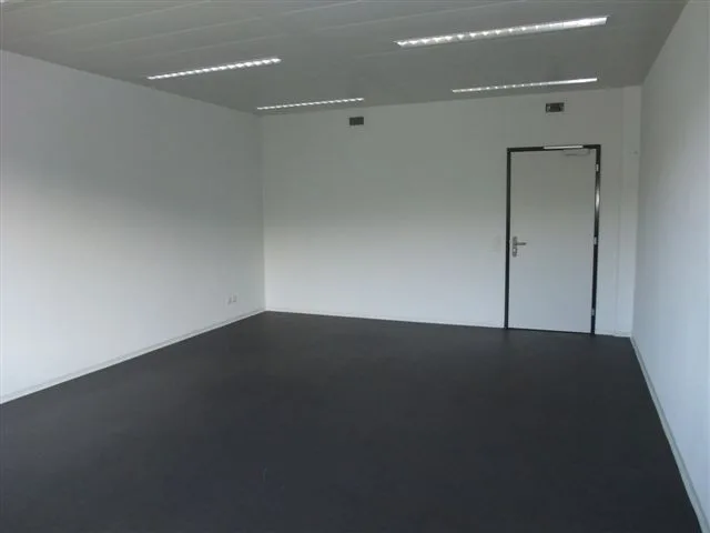 Büroräume an der Autobahnausfahrt Eschenbach - Tunnelstrasse 5