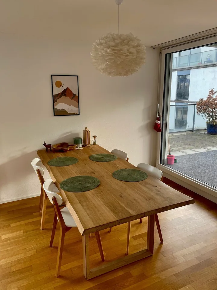 Luxuriöse 3.5 Zimmer Wohnung mit atemberaubenden Bergblick – befristete Untermiete für mindestens 6 Monate ab November 2026 / Luxurious 3.5-room apartment with breathtaking mountain view – temporarily for minimum 6 months starting November 2026