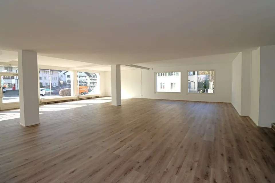 Modern ausgebaute Gewerbefläche zu vermieten
