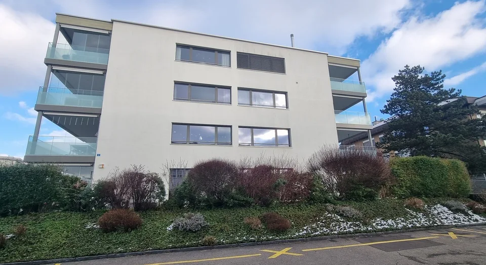 Ultra-modern, completely furnished 4 ½ room apartment  150m² (1’615 sq ft)