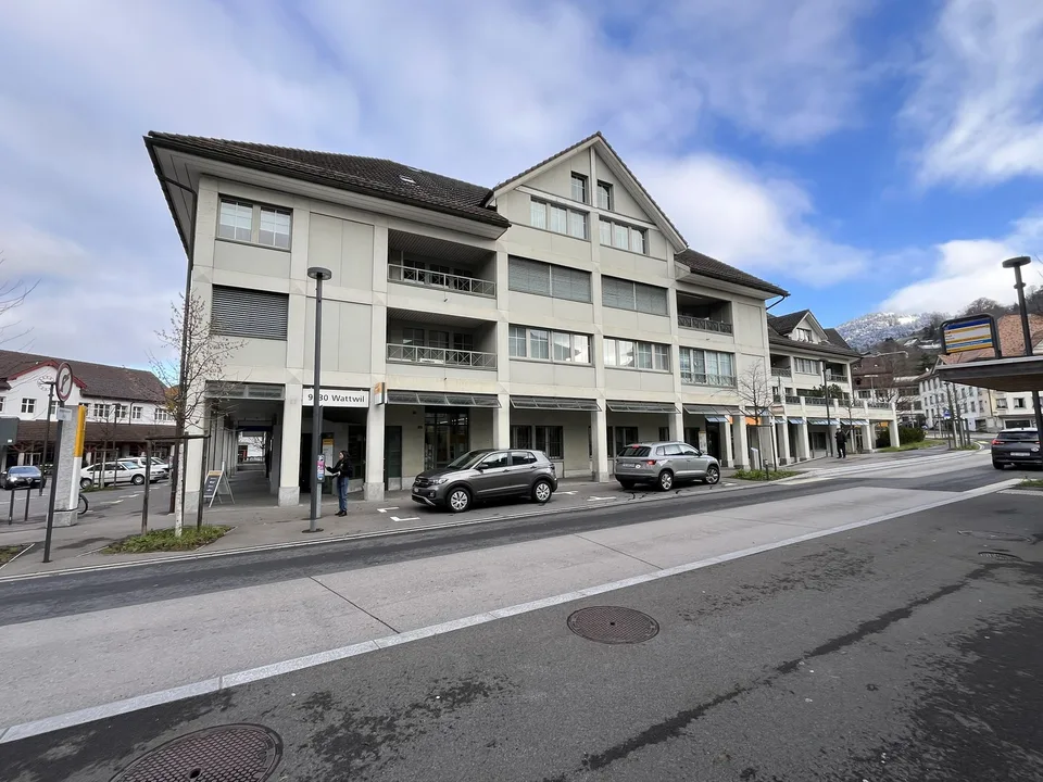 Gewerbeflächen (ehem. Postlokal) mit Parkplätzen
