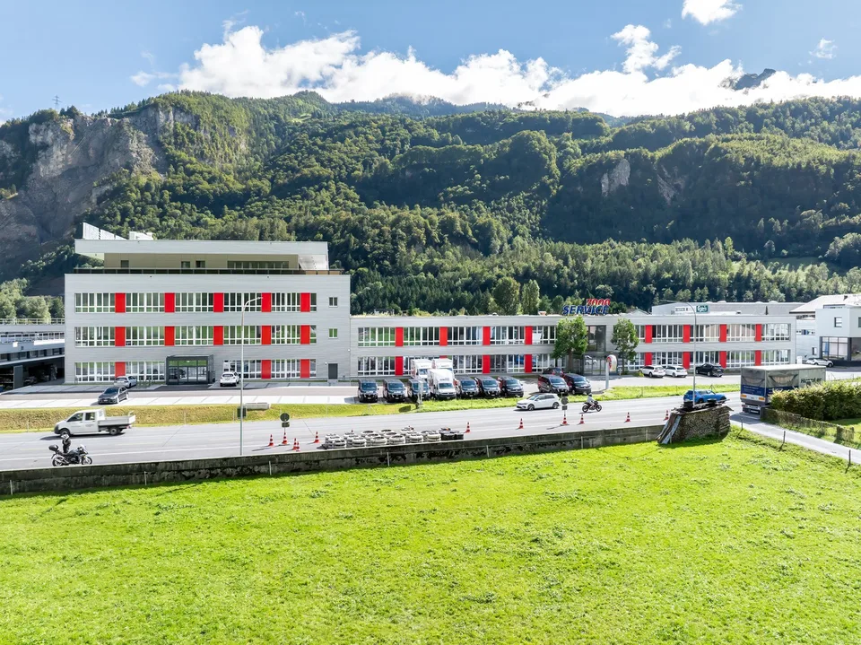Neubau Gewerbehaus: Raum für Ideen und Wachstum!