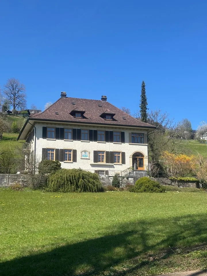 Stilvoll wohnen im eleganten Altbau mit Gartenidylle