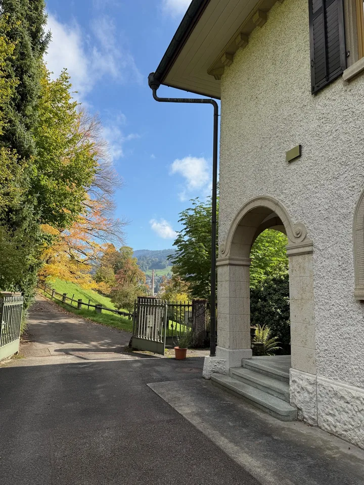 Stilvoll wohnen im eleganten Altbau mit Gartenidylle