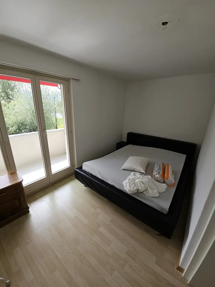 WG Zimmer oder komplette 3,5 Zimmer Wohnung beim Eisstadion