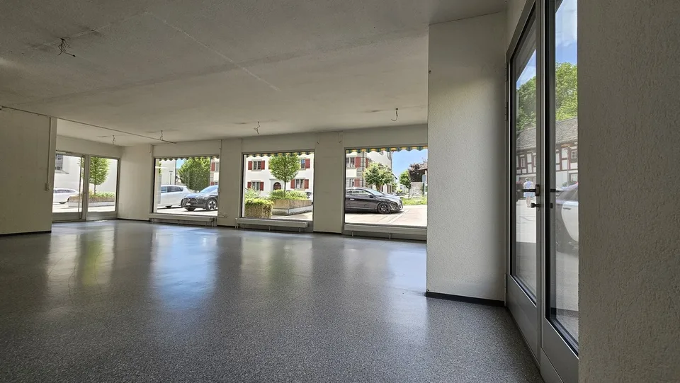 Spazio ufficio/negozio centrale a Rüti ZH