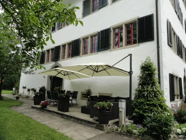 6 Zimmer Maisonette-Wohnung mit Einliegerwohnung in Stäfa befristet zu vermieten