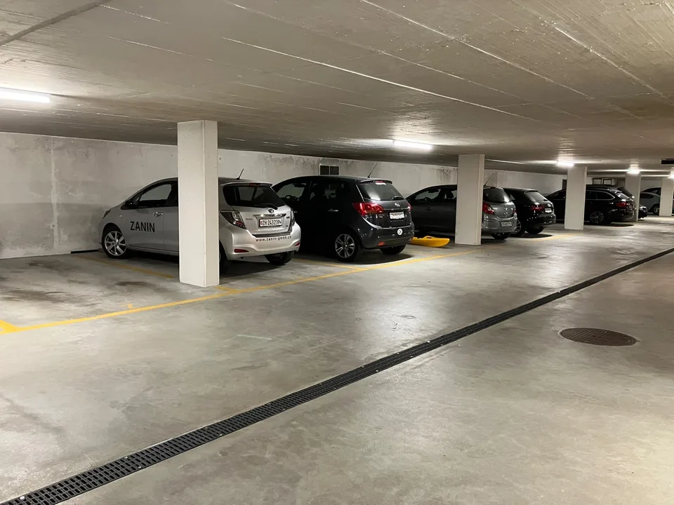 Garagenplatz in Tiefgarage am Bahnhof Uetikon am See