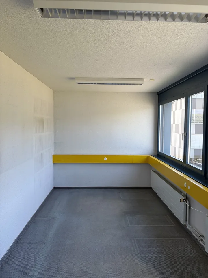 Büro/ Atelier/ Lager/ Hobbyraum zu Vermieten