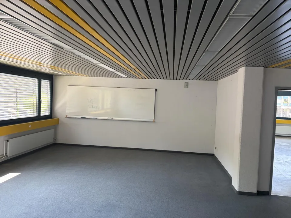 Büro/ Atelier/ Lager/ Hobbyraum zu Vermieten