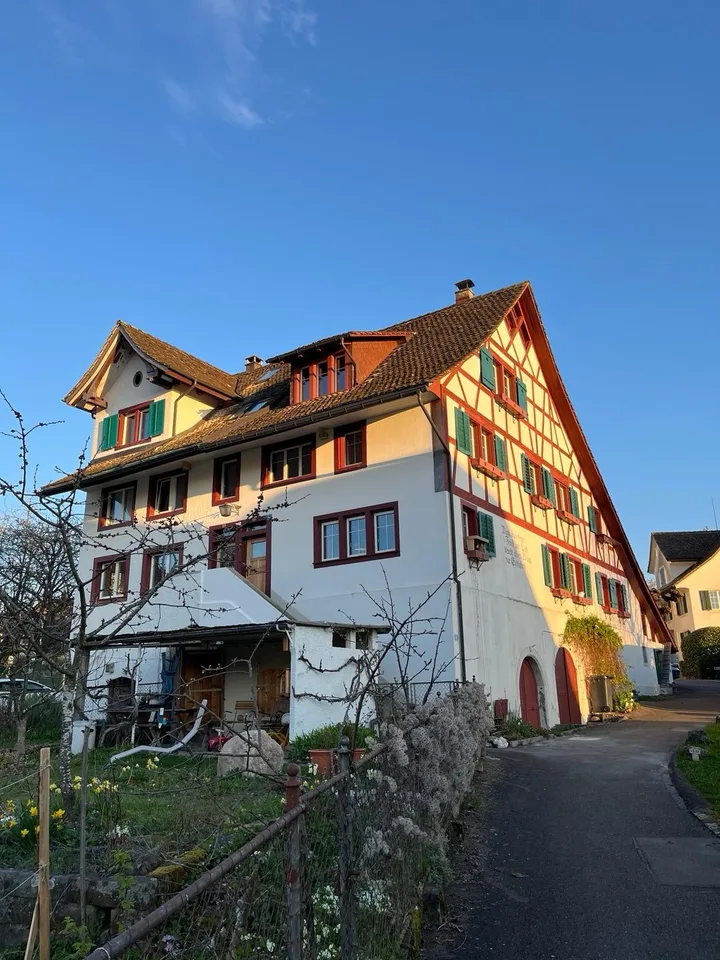 Zimmer in 3er WG in schönem Riegelhaus mit Seesicht in Au ZH